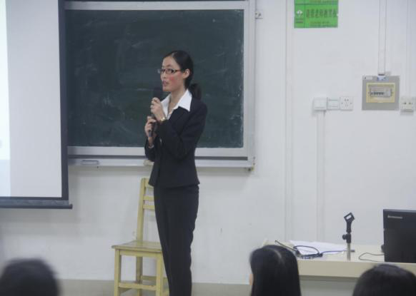 在调研中感悟社会  在聚焦中感知人生